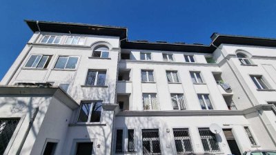 4  - ZIMMER MIT GROSSER DACH-TERRASSE UND ZWEI GARAGEN