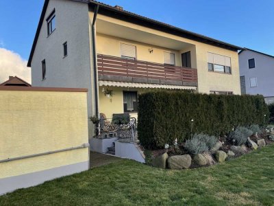 Stilvolle, modernisierte 4-Zimmer-Wohnung mit EBK in Schwarzenbach