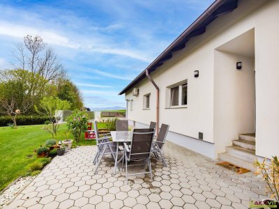 Vollsaniertes Wohnhaus mit großem Garten, Terrassen mit Ausblick und Potenzial.