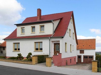 Gepflegtes Ein- bis Zweifamilienhaus mit Nebengebäude und großem Garten in Völkershausen
