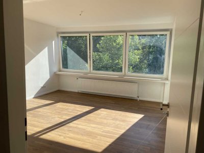 Helles Wohnen mit Balkon & moderner Ausstattung – WG-geeignet