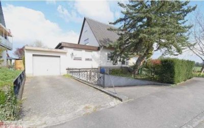 Zweifamilienhaus mit Einliegerwohnung in Feldrandlage