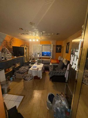 Zentrale 2-Zimmer-Wohnung mit Entwicklungspotenzial