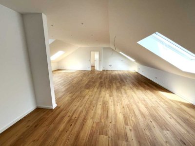 Charmante Dachgeschosswohnung mit Weitblick – ideal für Paare oder Singles