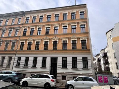 Erstbezug nach Sanierung: 2 Zi. Wohnung im 3. OG in Leipzig-Anger-Crottendorf