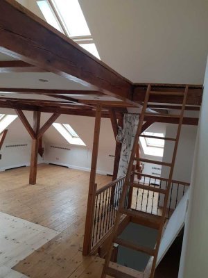 Helle 4-Zimmer-Altbau-Maisonette-Wohnung mitten in St. Pauli