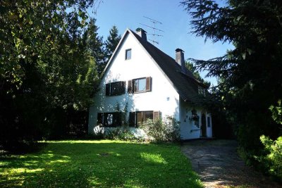Großzügiges und freistehendes Einfamilienhaus auf 1.191 m² - Traumgrundstück in Lochhausen