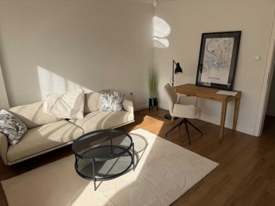 Möblierte 2-Zimmer Wohnung im 5. OG mit Aufzug und Dachterrasse  in Düsseltal