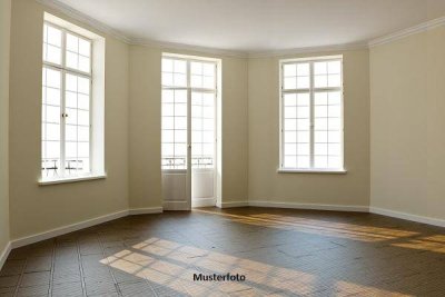 Kleine Altbauwohnung mit klassischem Charme im 2. Obergeschoss
