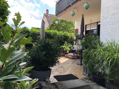 Neuwertige 3-Raum-Erdgeschosswohnung mit geh. Innenausstattung mit Terrasse