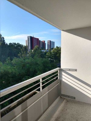 ...mit Balkon! 3-Zi.-Wohnung in DD-Südvorstadt