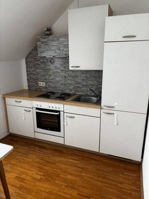 Heimelige 2-Zimmer-Wohnung mit möblierter Küche in zentraler Lage in Lambach