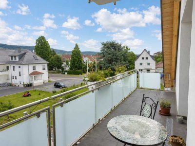 Über den Dächern: 3-Zimmer-Maisonette mit 2 Balkonen &  schönem Weitblick