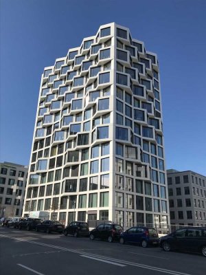 Geschmackvolle, neuwertige 2-Raum-Penthouse-Wohnung mit lux. Innenausstattung mit EBK
