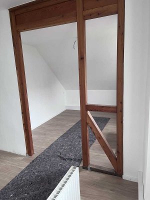 renovierte Dachgeschosswohnung in RE-Nord