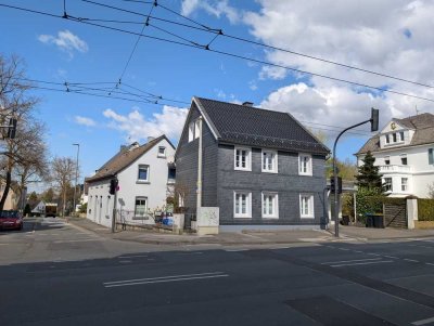 Gebäude-Ensemble: Wohnen und Vermieten in Solingen-Merscheid.
