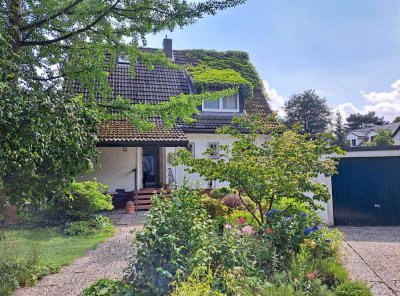 5-Zimmer Einfamilienhaus mit großem Garten in Hamburg-Lokstedt