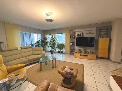 **Großzügigge Wohnung (Haus im Haus) mit umfangreicher Ausstattung**