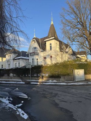 Großzügige 6,5-Zimmer Wohnung mit Balkon in Lübeck-St. Jürgen