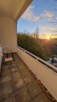 Lichtdurchflutetes Appartement mit Blick über die Dächer Elberfelds