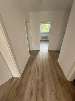 Erstbezug nach Renovierung- 3 Zimmer-Wohnung