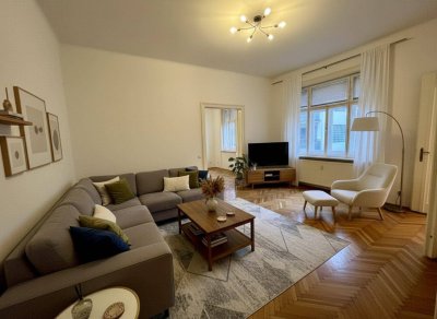 SCHÖNE ALTBAUWOHNUNG- INNENHOF - RUHELAGE - SERVITENVIERTEL
