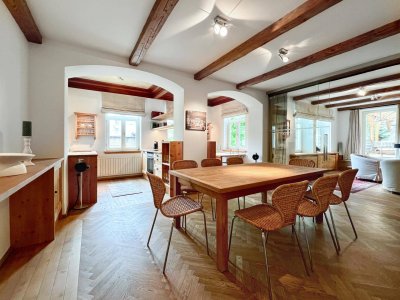 Exklusive Mietresidenz mit Pool und Sauna nahe Altstadt (06547)