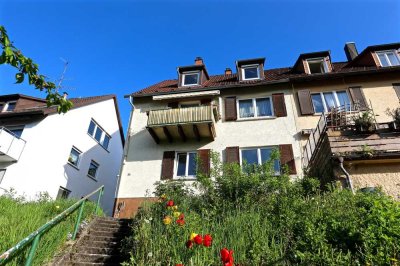 Über 1.200 m2 Grundstück - 3 Familienhaus in naturumgebener Bestlage in Stuttgart !