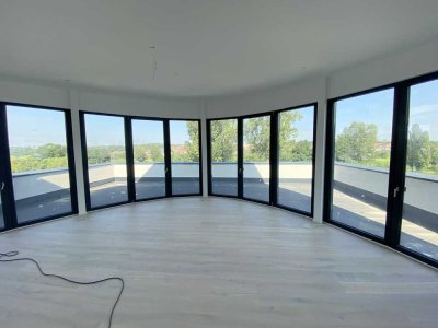 Erstbezug: Exklusive 4-Zi.-Penthousewohnung mit großer Dachterrasse direkt am Wasser zu vermieten!