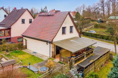 Einfamilienhaus in Waldsieversdorf - Mit Keller, Einbauküche, Kamin, Tiefgarage, großem Garten