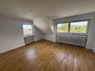myHome-Immobilien / Supergünstige, sonnige 4 Zi-Wohnung über zwei Etagen mit  130 qm Garten