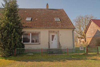 Mein Rückzugssort im Grünen: Doppelhaushälfte nahe der Feldberger Seenplatte