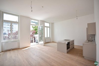 Erstbezug: Schöne 3-Zimmer Altbauwohnung mit Balkon beim Rochusmarkt