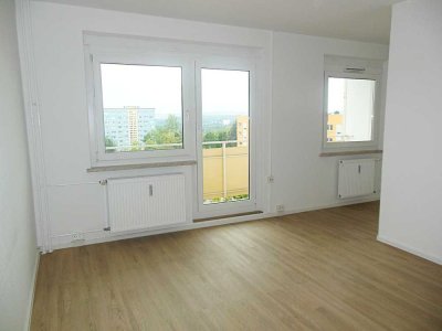 Moderner Designbelag - tolle Fliesen - großer Südbalkon - 3.OG