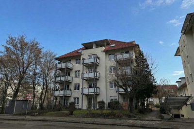 3-Zimmer-Wohnung mit Parkblick, Balkon und Tiefgaragenstellplatz!
