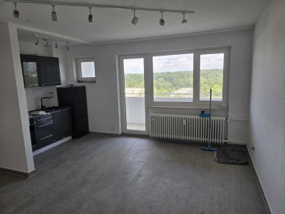 Exklusive, sanierte 1-Raum-Wohnung mit Balkon und EBK in Hessen - Hanau