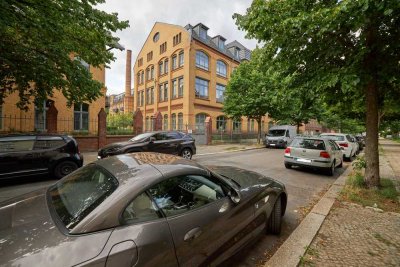 Fabrik-Loft im DG mit Galerie und Terrass- 4,5m Raumhöhe - Parkett-Terrasse-Designer Wannen-Bad, TG