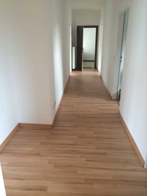 Gepflegte 3-Zimmer-Wohnung mit Balkon in zentraler Lage in Hattersheim