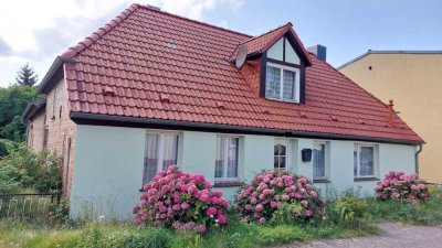 AUS ALT MACH NEU - CHARMANTES HAUS SUCHT NEUE/N EIGENTÜMER