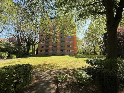 Hochwertig, sanierte 2,5 Zimmerwohnung mit Balkon und Außenstellplatz