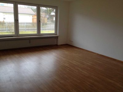 Wunderschöne 3-Zimmer EG-Wohnung mit großer Südterrasse und Garten