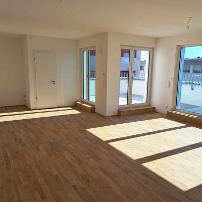 Penthouse im Erstbezug: große Terrasse, Nolte-EBK & 2,70 m Deckenhöhe