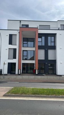 Erstbezug mit Balkon und EBK: Geschmackvolle 3-Zimmer-Erdgeschosswohnung mit geh. Innenausstattung