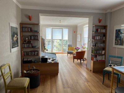 Neuwertige Altbauwohnung, 1,5-Zimmer mit EBK in Nippes, Köln