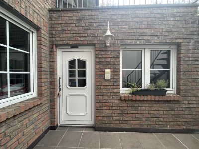 Gemütliche und frisch renovierte 2-Zimmer Wohnung mit Stellplatz in Top Lage von Glehn