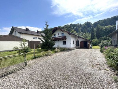 Bestlage Traunreut/St. Georgen: Einfamilienhaus mit gr. Grundstück und zusätzl. Baurecht für EFH