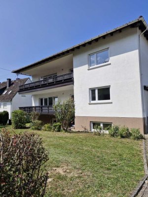 Neu sanierte, moderne 5-Zi-Wohnung mit riesigem Süd-Balkon + Garten im EG: Erstbezug!