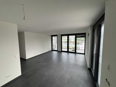 Neuwertige 4-Zimmer-Wohnung mit Balkon und Einbauküche in Tübingen