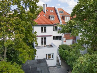 Helle & exklusive 5,5 Zimmer Maisonette-Wohnung in der exklusiven Villenkolonie Lichterfelde-West