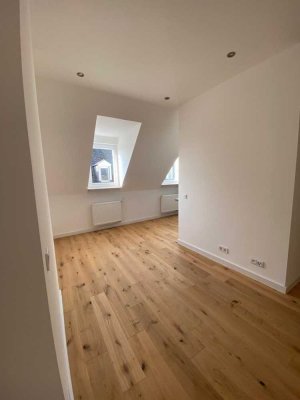 Charmante 2-Zimmer-Dachgeschosswohnung mit Balkon in Koblenz-Südstadt